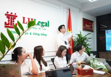 Trợ lý luật sư LHLegal rèn luyện kỹ năng xử lý tình huống pháp lý qua hoạt động teamwork