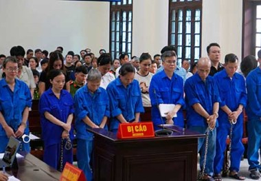 Vụ Đồ hộp Hạ Long: Gần 197 tấn thịt lợn nhiễm dịch vào nhà máy, 17 bị cáo lĩnh án 