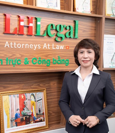 Bà Lê Thúy Phượng - Luật sư Cao cấp