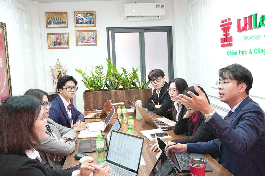 Ngày 4/10/2024 LHLegal tổ chức buổi training nội bộ với sự trình bày của Cộng sự Luật sư Trần Thị Trung Hậu