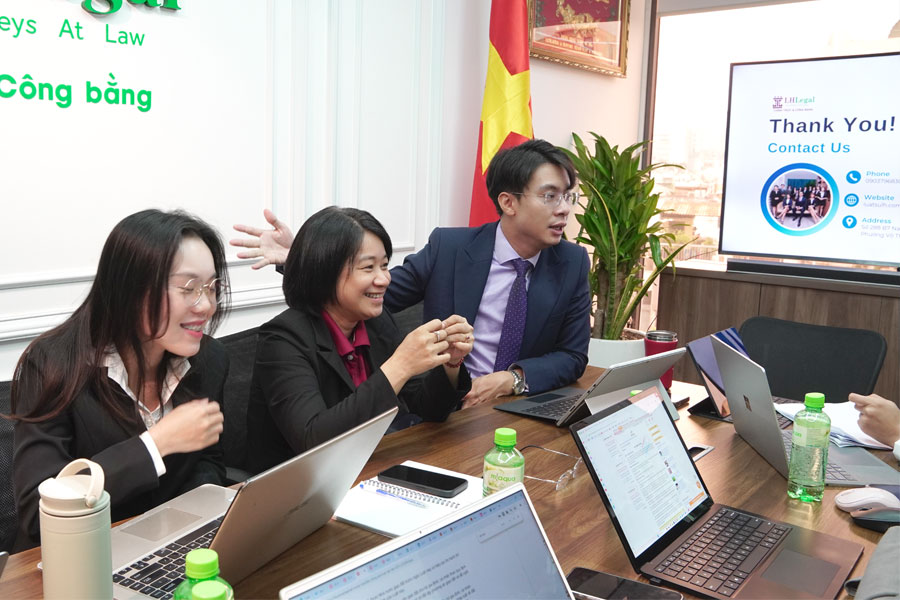 Ngày 4/10/2024 LHLegal tổ chức buổi training nội bộ với sự trình bày của Cộng sự Luật sư Trần Thị Trung Hậu
