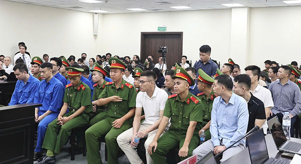 140.000 USD hay 2 hộp xì gà trong túi “chạy án”: Vì sao cựu công an bị truy tố tội Lừa đảo?