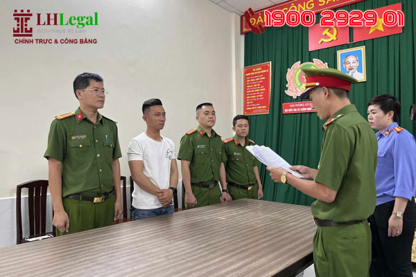 Trần Xuân Đông đã bị bắt tạm giam và khởi tố việc dùng giấy tờ giả để mua xe mô tô phân khối lớn