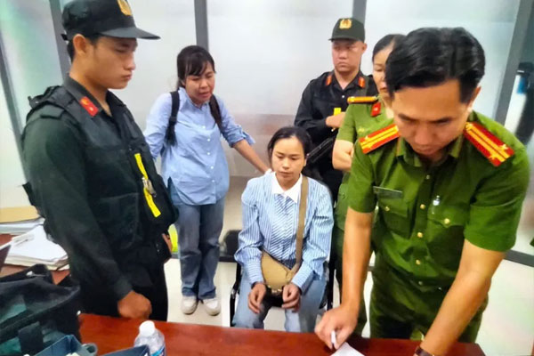 Nguyễn Thị Thu Hồng bị Cơ quan CSĐT Công an tỉnh Bình Thuận bắt khẩn cấp