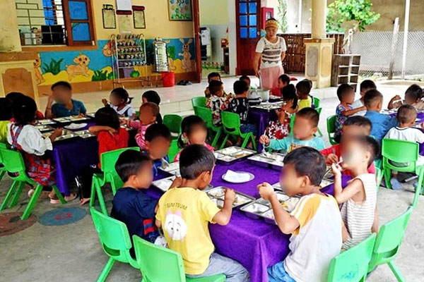 Dự án "Nuôi em Nghệ An" hỗ trợ bữa ăn trưa bán trú cho học sinh vùng khó khăn