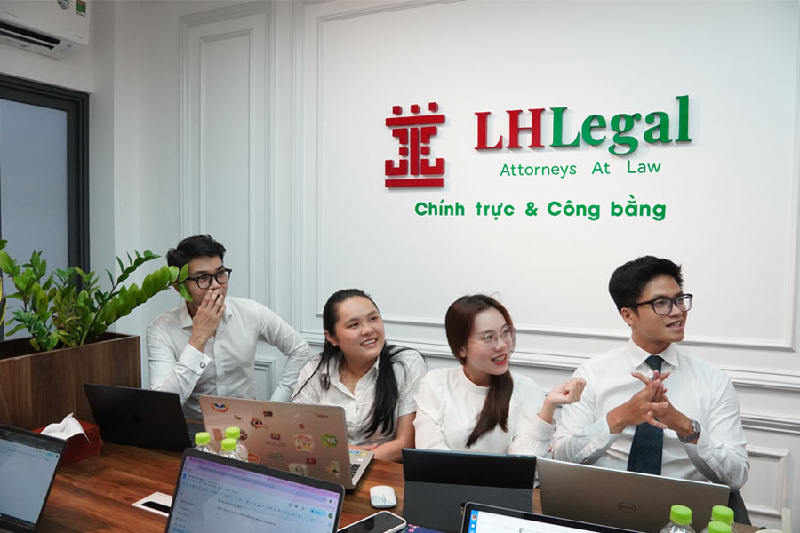 Buổi training nội bộ LHLegal: Phương pháp viết bản đánh giá pháp lý