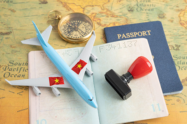 Người nước ngoài có hộ chiếu hợp lệ và đóng dấu nhập cảnh vào Việt Nam có thể mua nhà ở thương mại tại Việt Nam