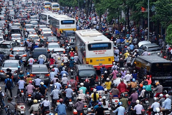 Cấm xe máy chạy xăng tại Hà Nội: Cần lộ trình khả thi, chính sách hỗ trợ đồng bộ và sự đồng thuận từ người dân