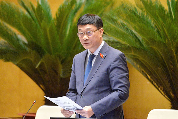 Phó Chủ tịch Quốc hội Vũ Hồng Thanh điều hành phiên họp