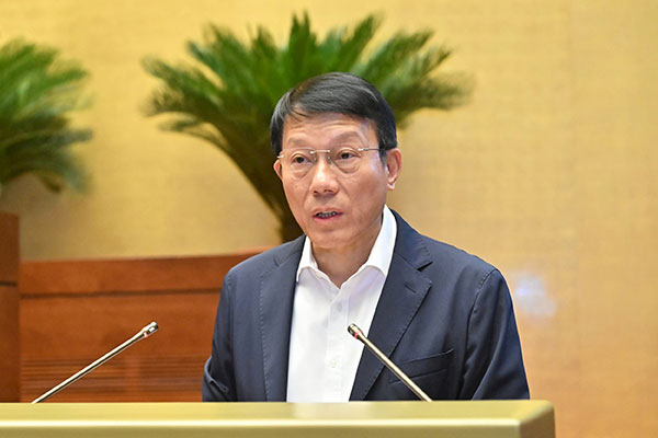 Bộ trưởng Bộ Công an Lương Tam Quang trình bày Tờ trình dự án Luật