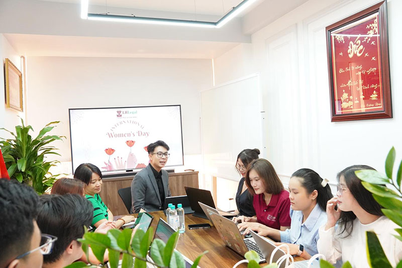Chúc mừng ngày Quốc tế Phụ nữ 8/3 - Tri ân những bóng hồng LHLegal