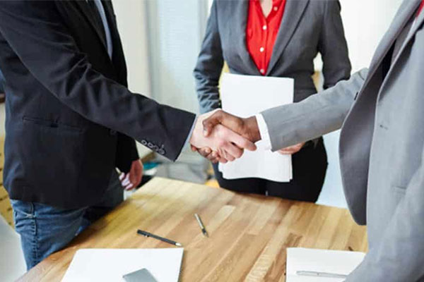 Có bắt buộc giải quyết tranh chấp bằng trọng tài thương mại trước khi khởi kiện ra Tòa án?