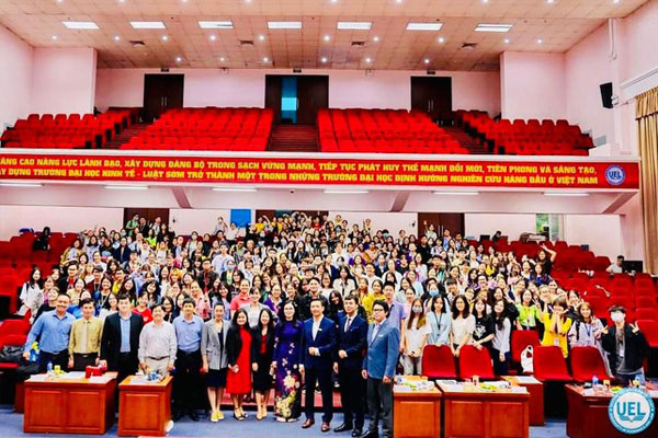 Luật sư Lê Nguyên Hòa là Diễn giả tại tọa đàm “Định hướng nghề Luật trong kỷ nguyên số” tại Đại học Kinh Tế - Luật, ĐHQGHCM tháng 4/2021;