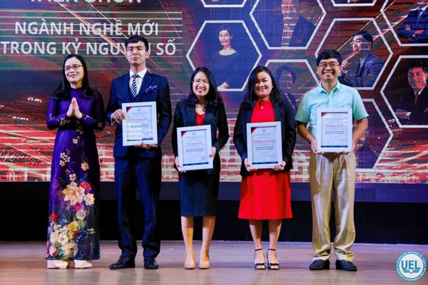 Luật sư Lê Nguyên Hòa làm diễn giả tại tọa đàm