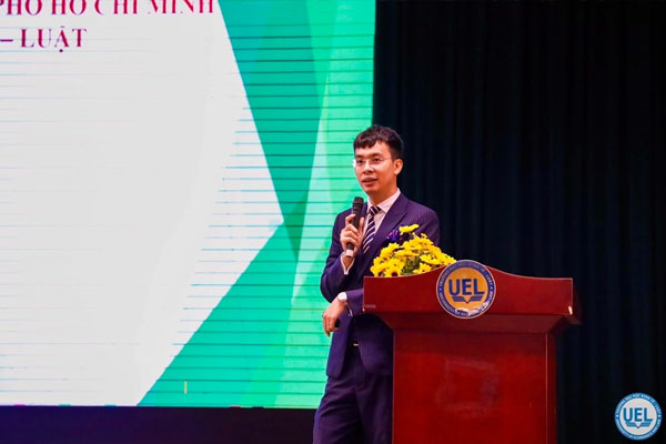 Luật sư Lê Nguyên Hòa làm diễn giả tại tọa đàm