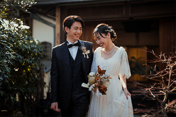 Để kết hôn với người Việt kiều tại Việt Nam, công dân phải thỏa mãn đủ điều kiện kết hôn