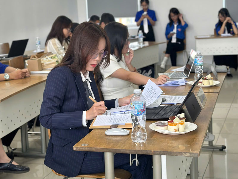 Dấu ấn LH Legal tại vòng Bán kết “Khắc Dấu Tài Năng Luật” Mùa VI