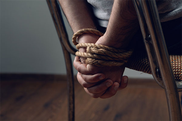 Tội bắt, giữ hoặc giam người trái pháp luật được đề xuất xử lý hình sự dù hành vi mới ở giai đoạn chuẩn bị phạm tội