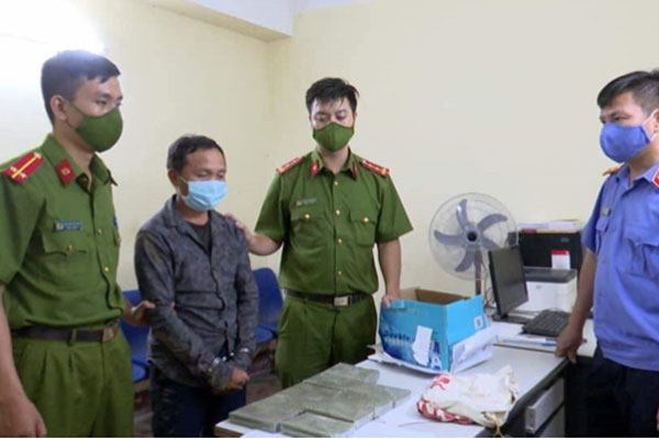 Phạm nhân được trích xuất để phục vụ điều tra được xem xét đề nghị tha tù trước thời hạn