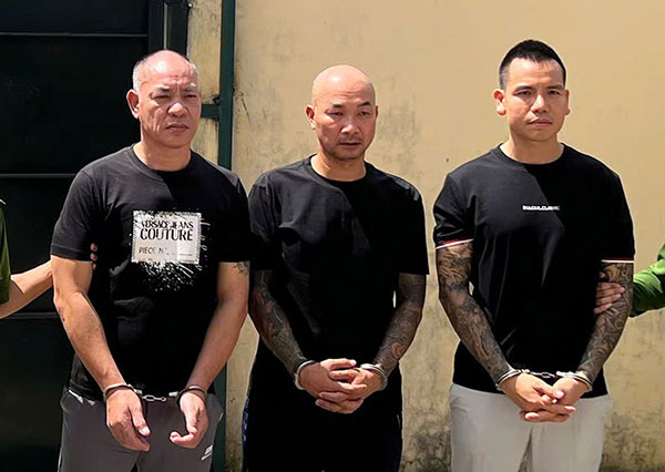 Các đối tượng (từ trái qua phải): Nguyễn Văn Dũng; Phạm Trung Kiên; Phạm Tiến Mạnh