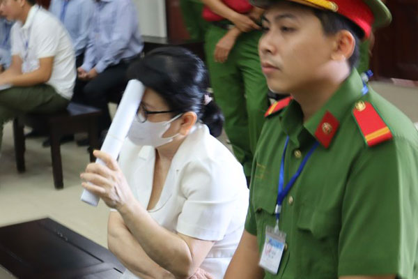 Đại diện Viện Kiểm sát đề nghị giữ nguyên án chung thân cho bị cáo Đỗ Thị Nhàn