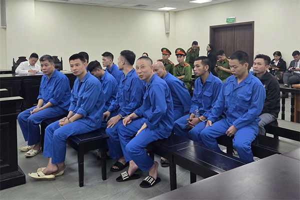 Các bác sĩ, bệnh nhân tại Bệnh viện Tâm thần Trung ương 1