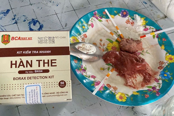 Quá kiểm tra phát hiện chả có hàn the