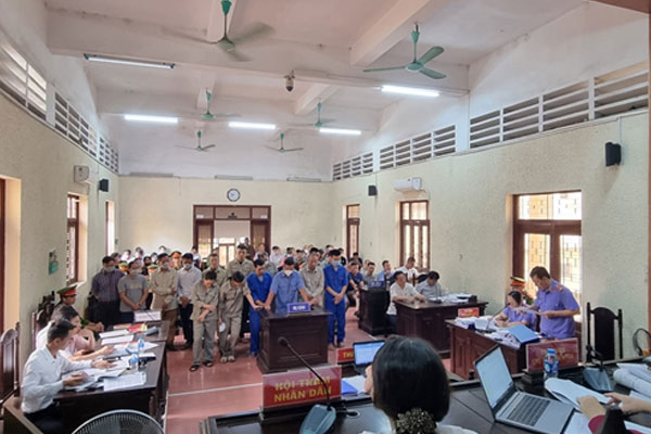  Quang cảnh phiên tòa xét xử các bị cáo tại Hội trường xét xử TAND TP. Hải Dương