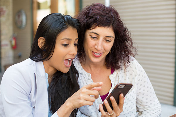 Bốc phốt có nội dung bôi nhọ, vu khống là hành vi xâm phạm danh dự, nhân phẩm uy tín của người khác