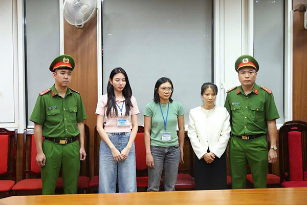 Hoa hậu Nguyễn Thúc Thùy Tiên bị khởi tố và bắt tạm giam vì liên quan vụ kẹo rau củ Kera là hàng giả