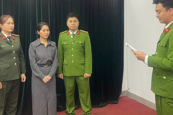 Hủy show vào phút chót: Đơn vị tổ chức “Về đây bốn cánh chim trời” đối diện trách nhiệm pháp lý ra sao?