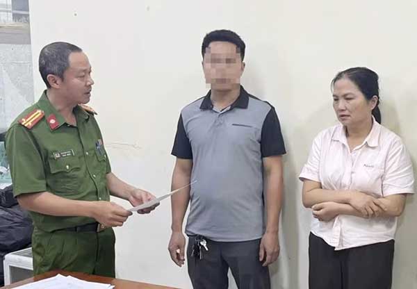 Kê giường, chuồng chó chặn lối đi chung, người phụ nữ bị khởi tố vì ngăn hàng xóm xây nhà