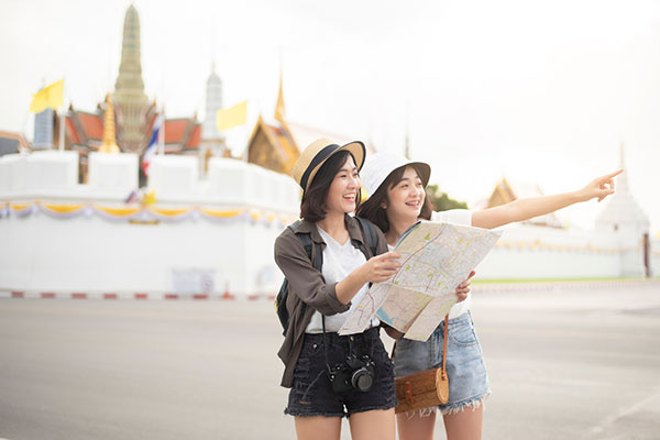 Để cấp thẻ hướng dẫn viên du lịch quốc tế cần có quốc tịch Việt Nam và thường trú tại Việt Nam