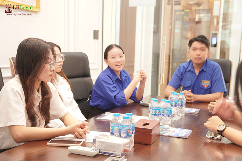 LH Legal chào đón sinh viên UEL tham quan doanh nghiệp trong khuôn khổ chương trình Road map to your job 2026