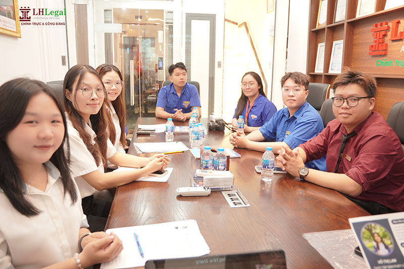 LH Legal chào đón sinh viên UEL tham quan doanh nghiệp trong khuôn khổ chương trình Road map to your job 2026