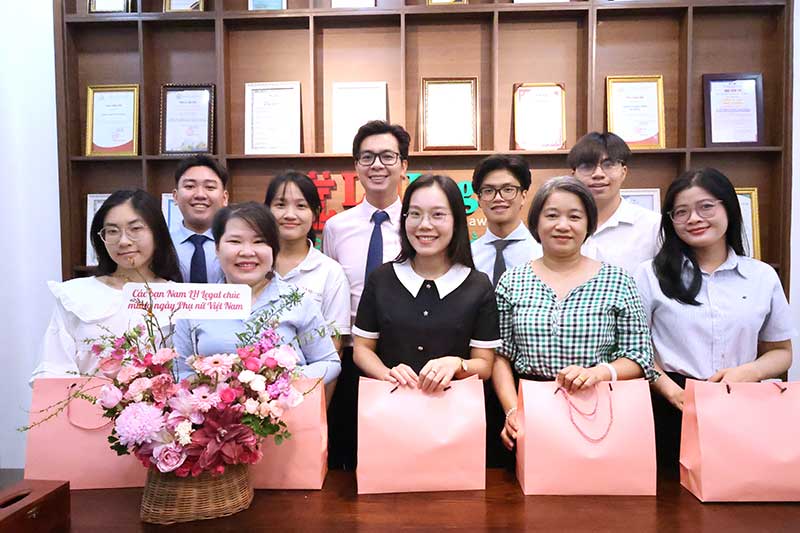 LH Legal - Gửi trọn yêu thương nhân ngày Phụ nữ Việt Nam 20/10