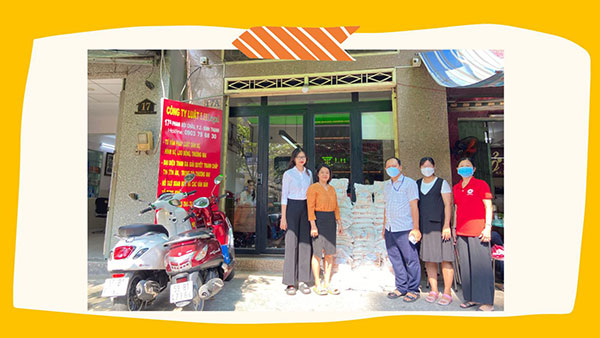  LHLegal chia sẻ yêu thương - 1 tấn gạo mỗi tháng 