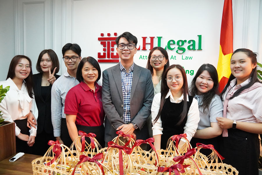 LHLegal: Đón tết sum vầy - Quà tết ý nghĩa và ngập tràn yêu thương