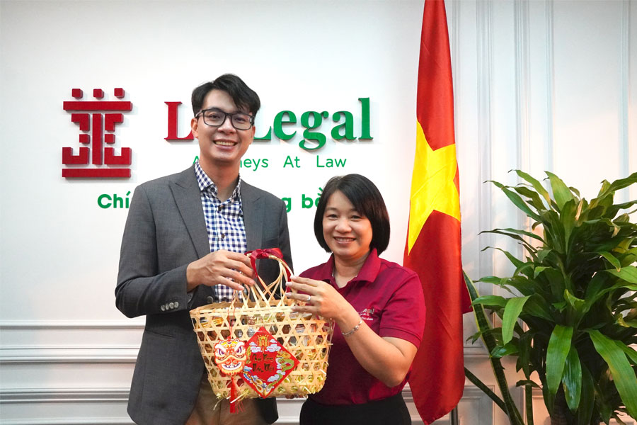 LHLegal: Đón tết sum vầy - Quà tết ý nghĩa và ngập tràn yêu thương