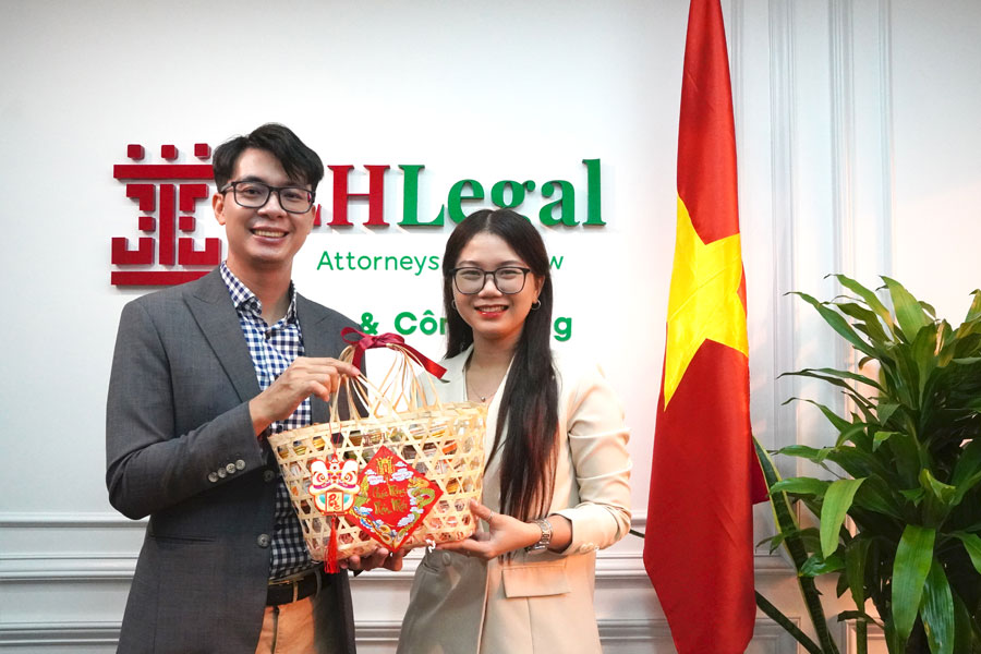 LHLegal: Đón tết sum vầy - Quà tết ý nghĩa và ngập tràn yêu thương
