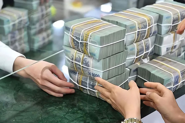 Liên tục nới room tín dụng, vì sao ngân hàng vẫn không thể là “túi tiền” duy nhất của nền kinh tế?