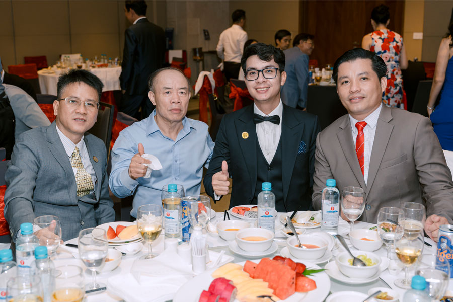 Luật sư Lê Nguyên Hòa đã vinh dự đạt danh hiệu 
