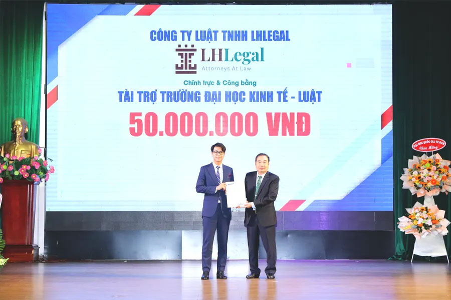 Luật sư Lê Nguyên Hòa tham dự lễ khai giảng 2024-2025 của Trường Đại học Kinh Tế - Luật Đại học Quốc gia Thành phố Hồ Chí Minh