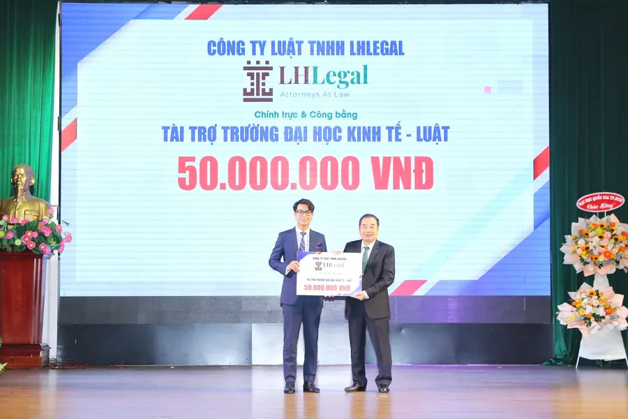 Luật sư Lê Nguyên Hòa tham dự lễ khai giảng 2024-2025 của Trường Đại học Kinh Tế - Luật Đại học Quốc gia Thành phố Hồ Chí Minh