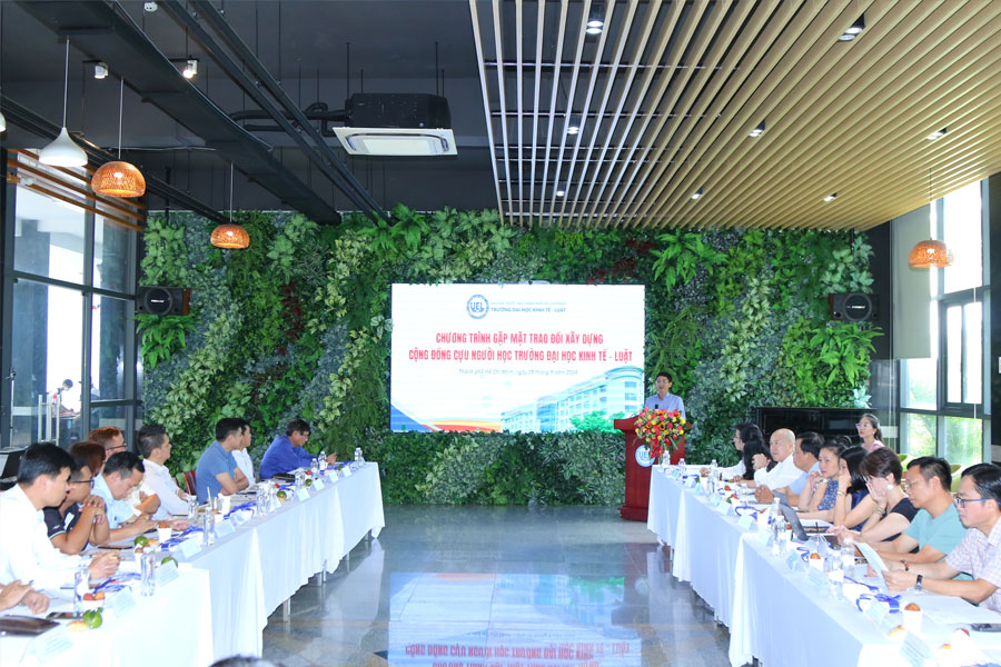 Luật sư Lê Nguyên Hòa tham dự sự kiện kết nối cộng đồng cựu sinh viên trường Đại học Kinh tế - Luật