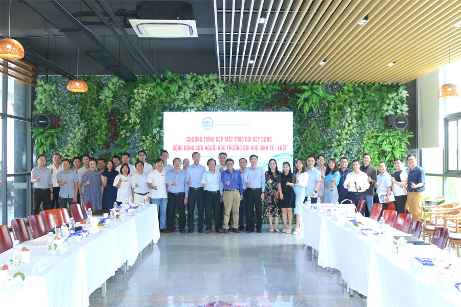 Luật sư Lê Nguyên Hòa tham dự sự kiện kết nối cộng đồng cựu sinh viên trường Đại học Kinh tế - Luật