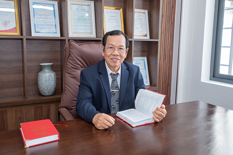 LH Legal chúc mừng sinh nhật Luật sư Nguyễn Ngọc Phước