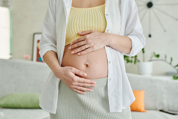 Nếu vợ đang mang thai, chồng sẽ bị hạn chế quyền yêu cầu ly hôn