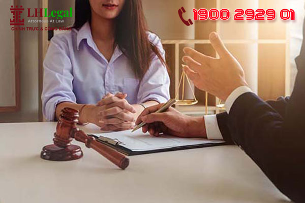 Khi đã nhận đủ hồ sơ và biên lai tiền tạm ứng, Tòa án sẽ tiến hành giải quyết thủ tục ly hôn theo quy định