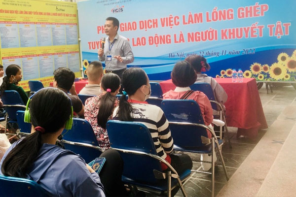 Người khuyết tật được tư vấn việc làm miễn phí
